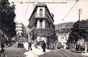 ALGER - AVENUE DE LA BOUZAREAH ET RUE DURANDO